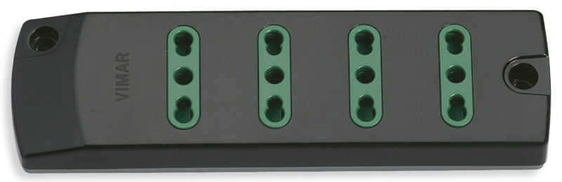 Multi-outlet 4P17/11 black