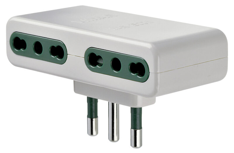 Multi-adaptor S17 +4P17/11 outlet white