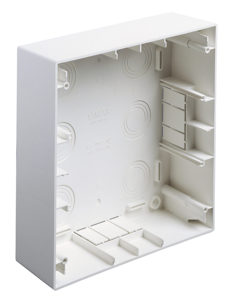 Surface-box 18-21M white