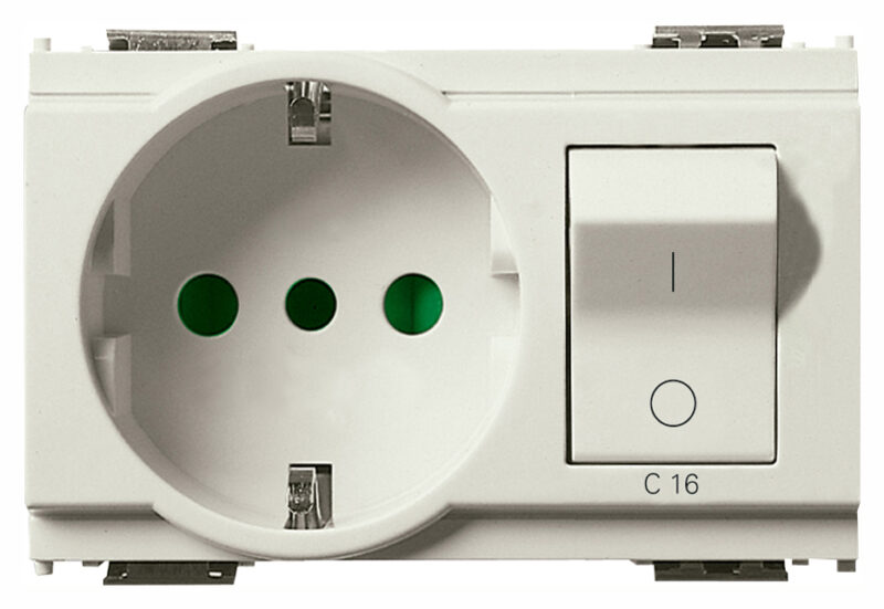 2P+E 16A P30 outlet+C16 CB white