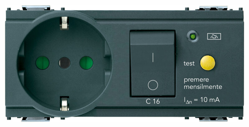 2P+E 16A P30 outlet+C16 RCBO grey