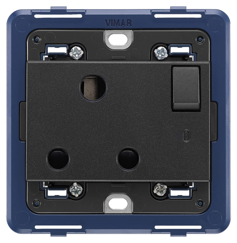 Switched 2P+E 15A English outlet grey