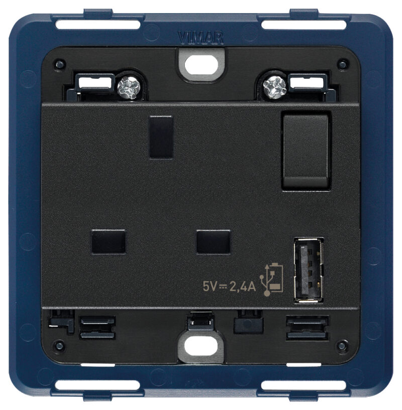 2P+E 13A BS socket+switch+A-USB grey
