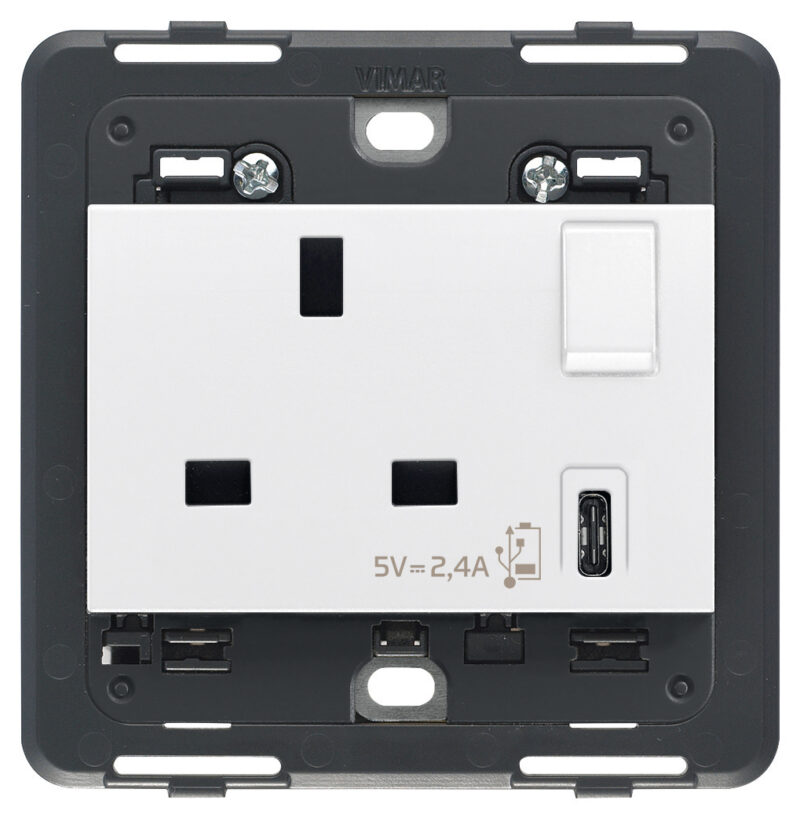 2P+E13ABS socket+switch +C-USB white