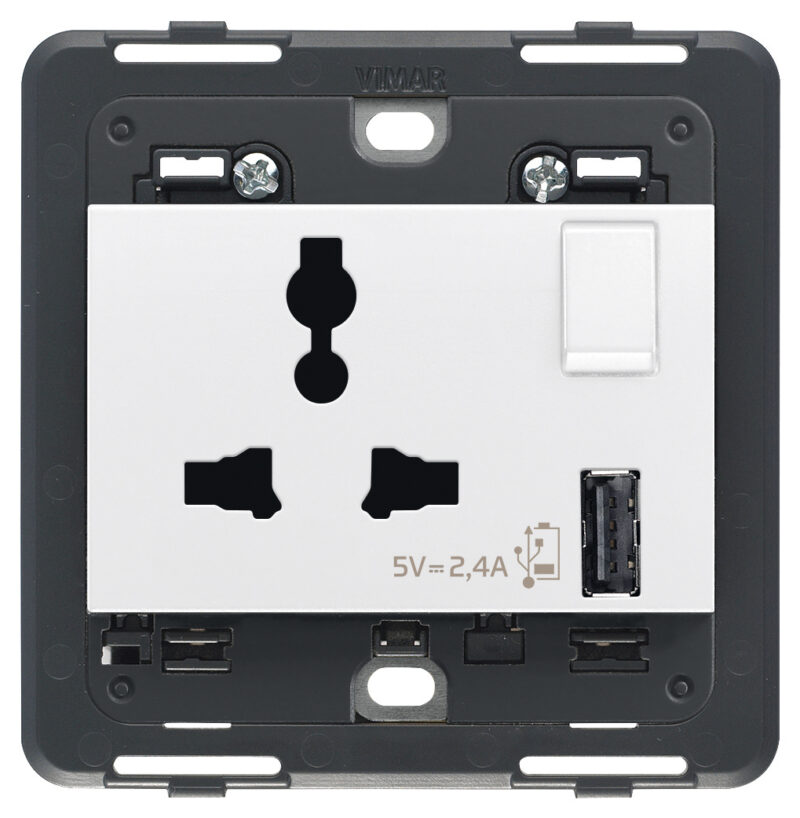 2P+E 13A SICURY socket multistd USBA whi