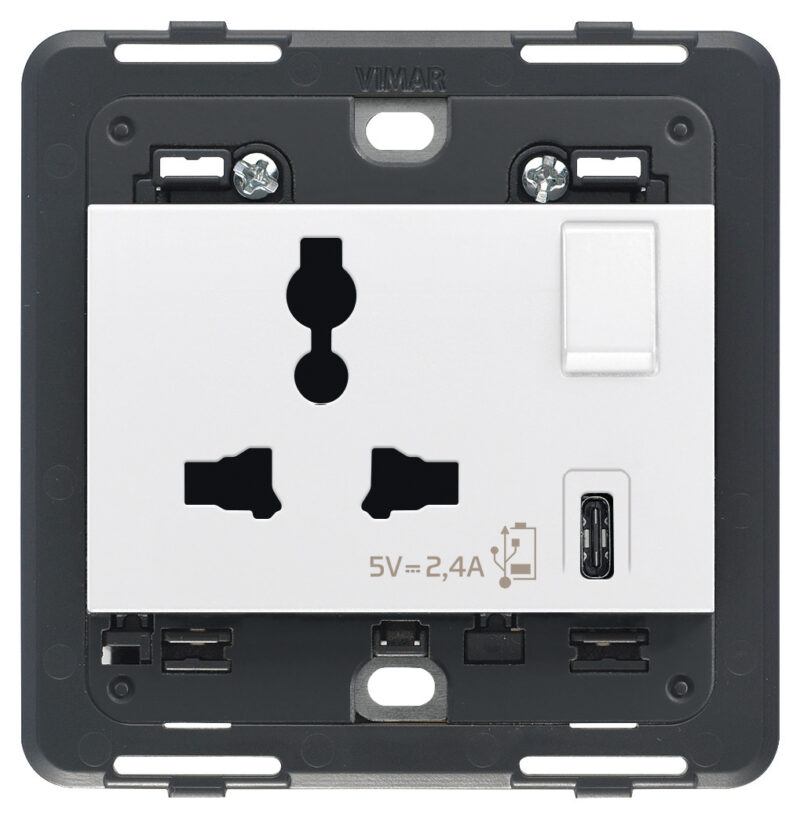 2P+E13A SICURY Mult.+USB C socket white