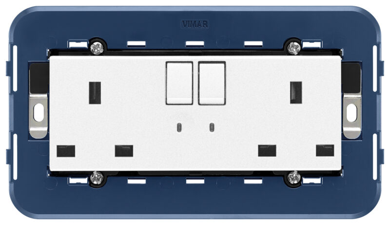 Two switch.2P+E 13A English outlet white